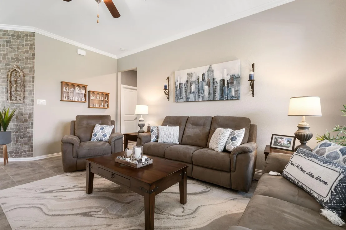 Photo of 2204 Golden Laurel Drive