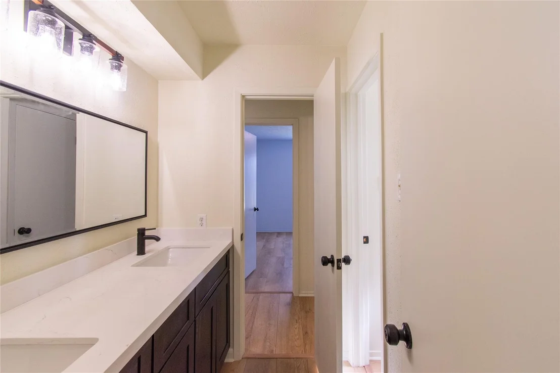 Photo of 462 Capehill Drive