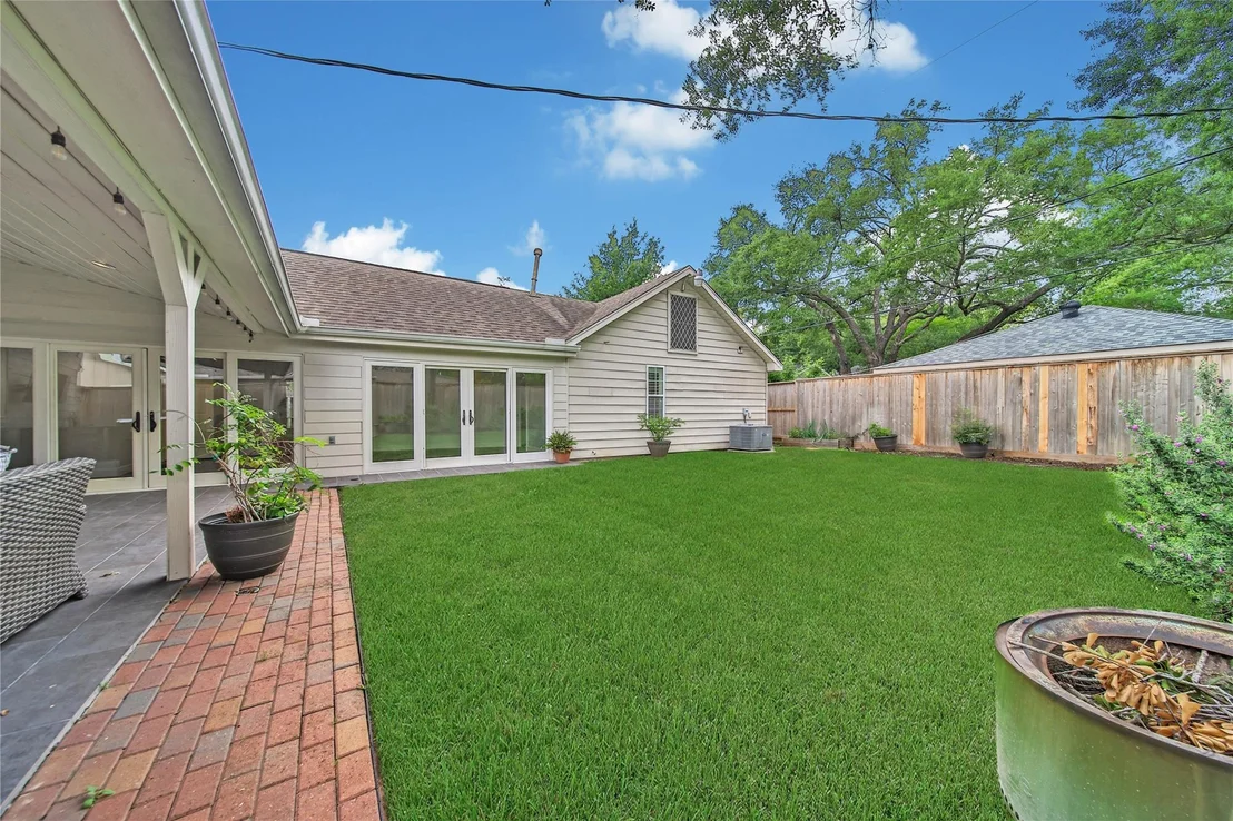 Photo of 1034 Thornton Road