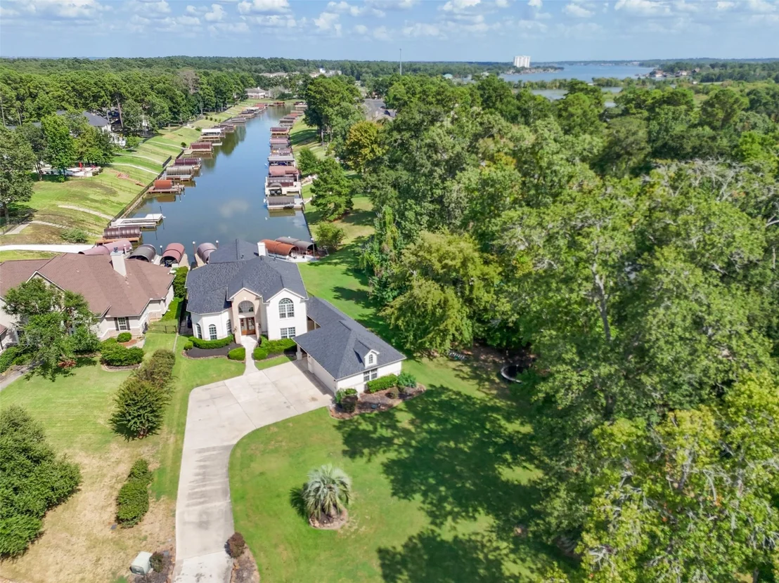 Photo of 18911 Mystic Point