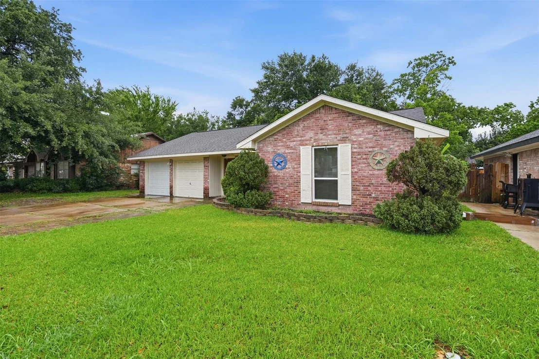 Photo of 2605 Burke Road