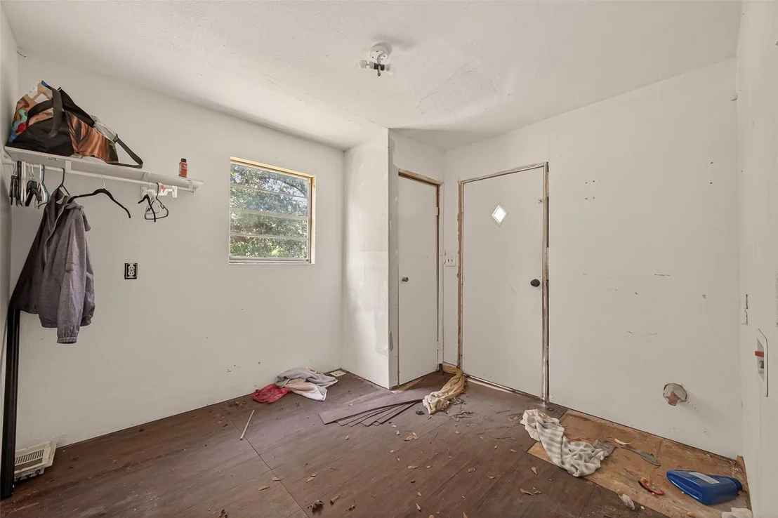 Photo of 25080 Lakeshore Drive