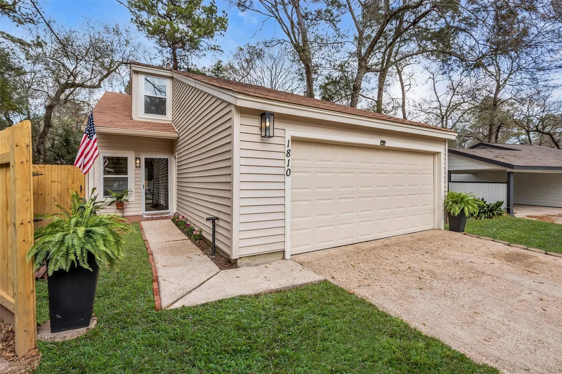 Photo of 1810 N Red Cedar Circle