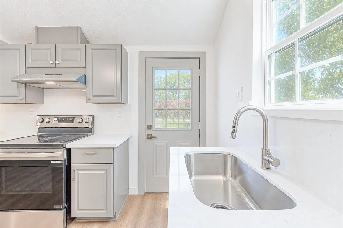 Photo of 9690 Simmons Drive