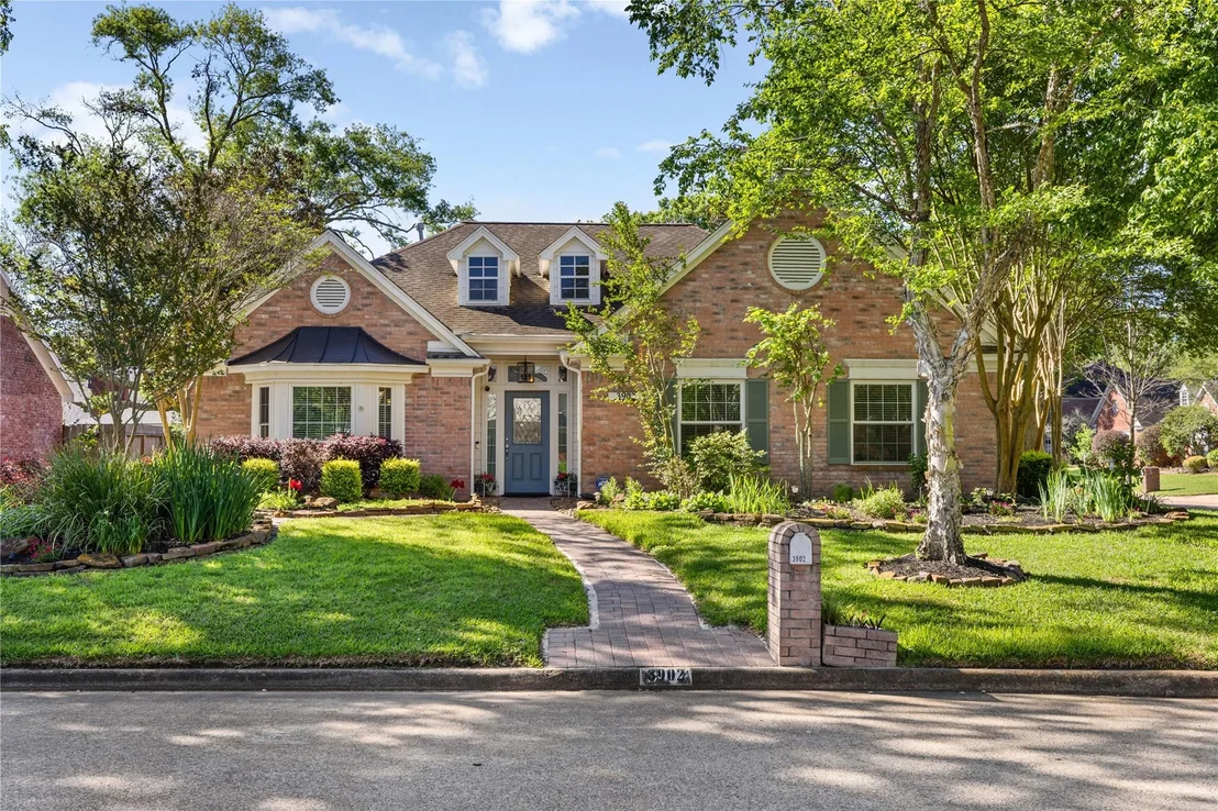 Photo of 3902 Haven Pines Drive