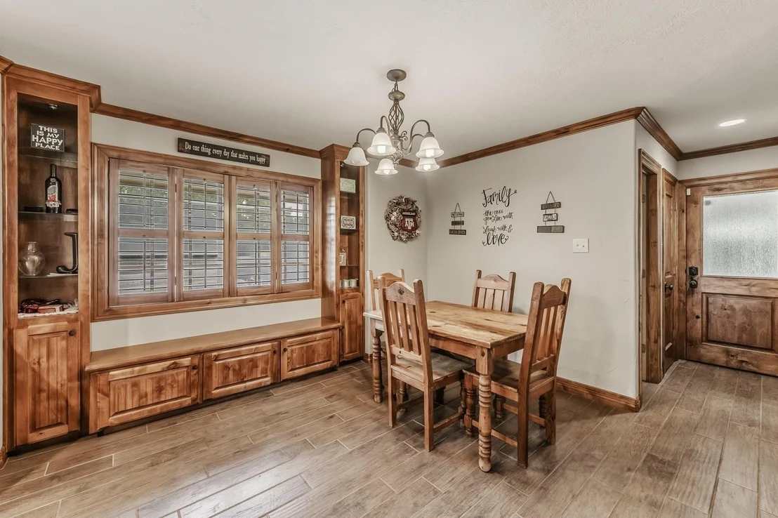 Photo of 1100 Broadmoor Drive