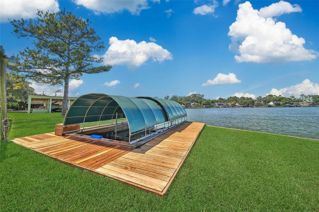 Photo of 142 Lakeside Drive