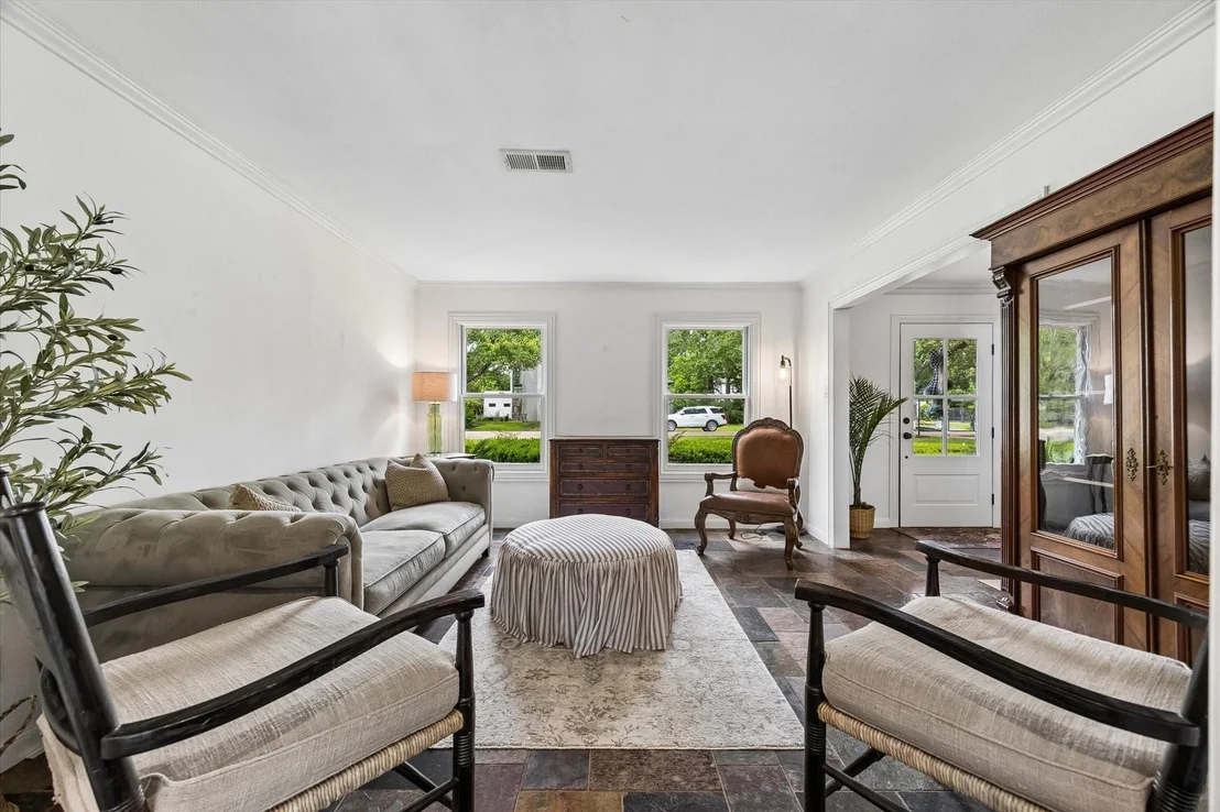 Photo of 934 Moss Spring Lane