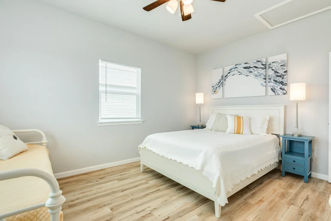 Photo of 2938 Bluewater Highway