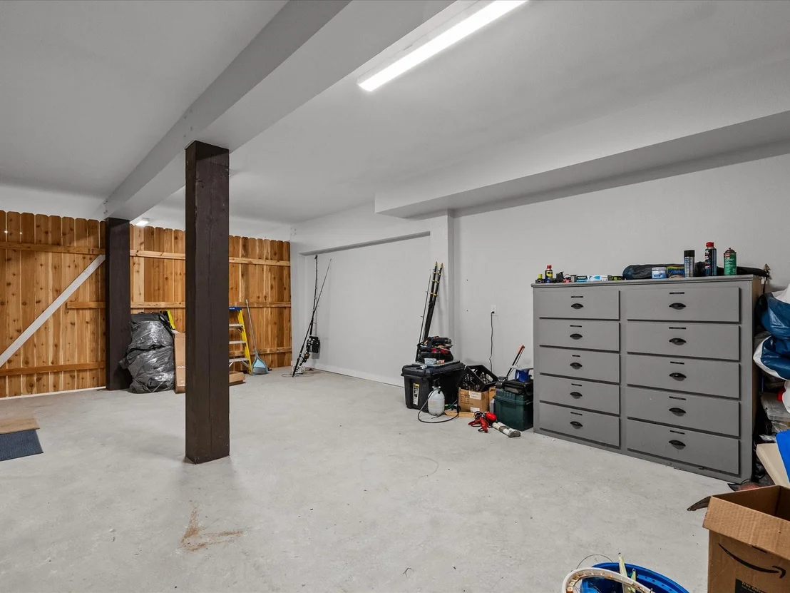 Photo of 822 W 2nd Street
