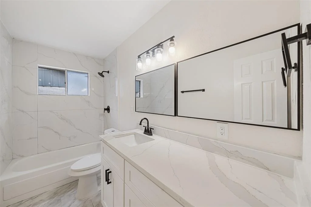Photo of 15027 Bathurst Drive