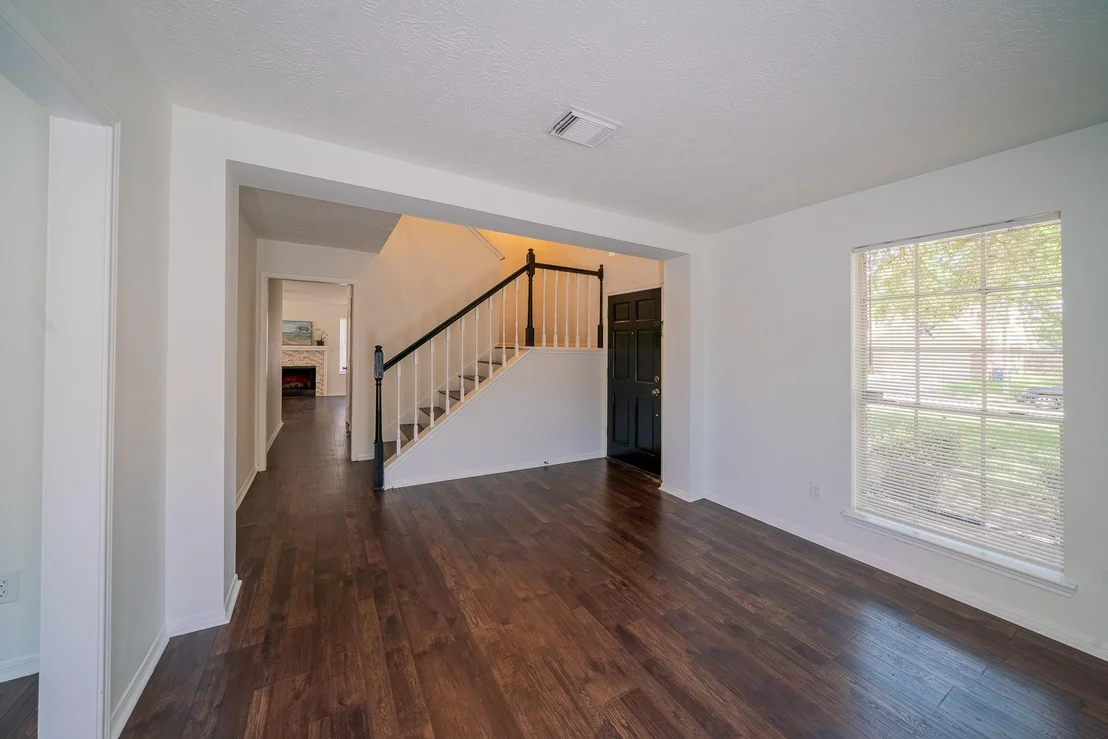 Photo of 19727 Glenfinch Lane