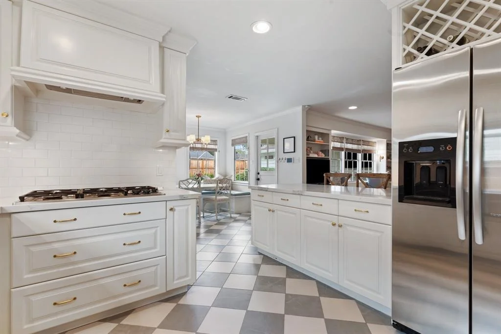 Photo of 7910 Meadowbriar Lane