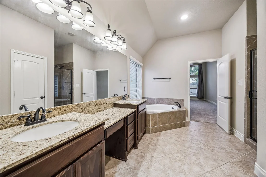 Photo of 18638 Roslyn Springs Drive