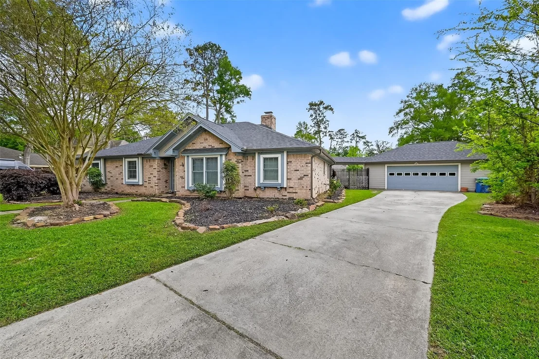 Photo of 906 Pear Tree Lane