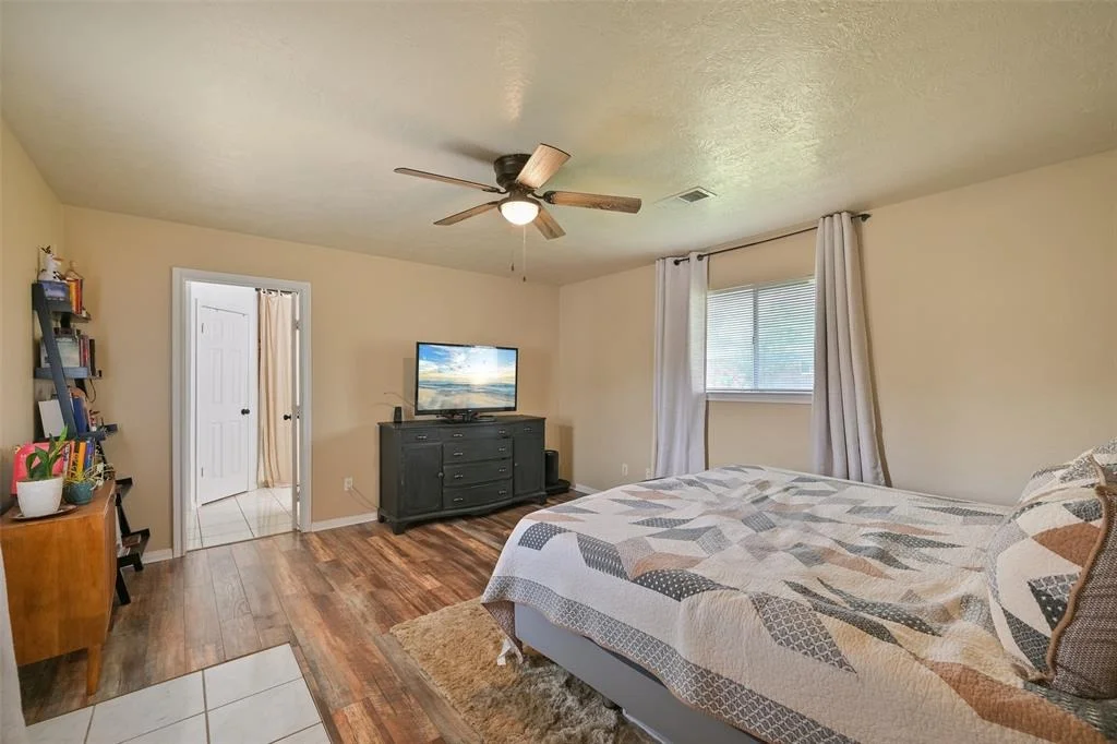 Photo of 16706 Bear Bayou Drive