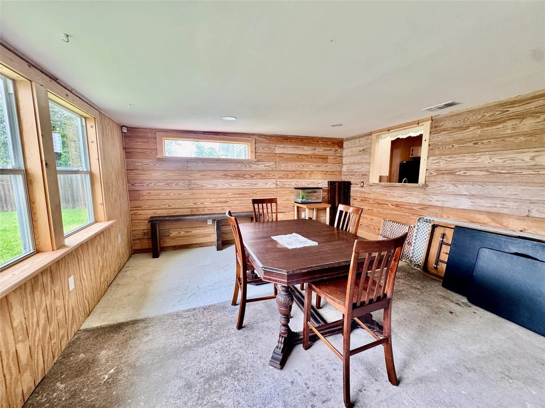 Photo of 5050 Swallow Drive