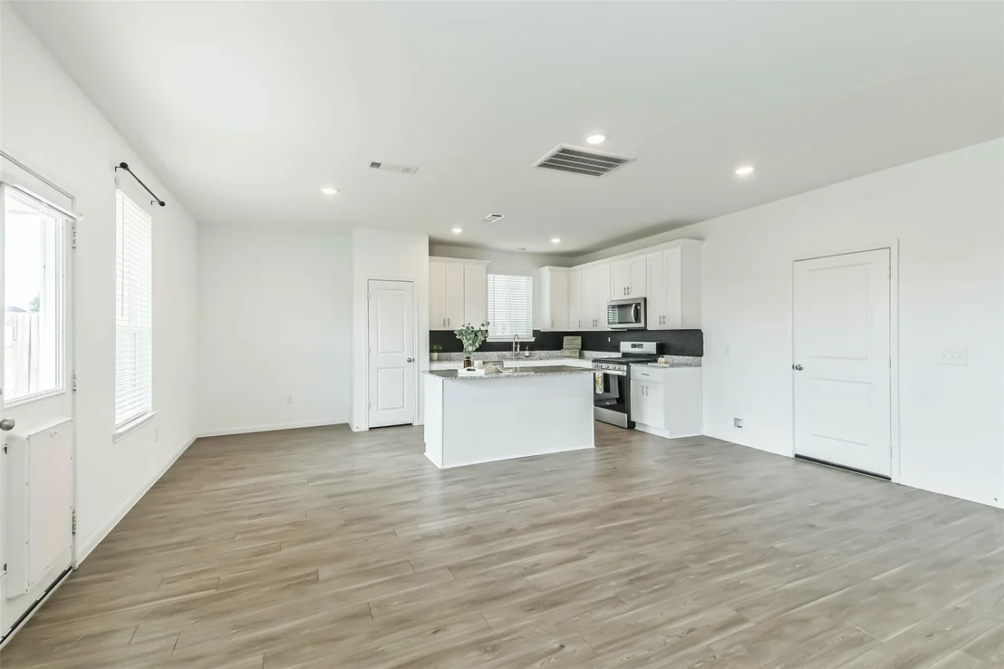 Photo of 25631 Balsamroot Drive