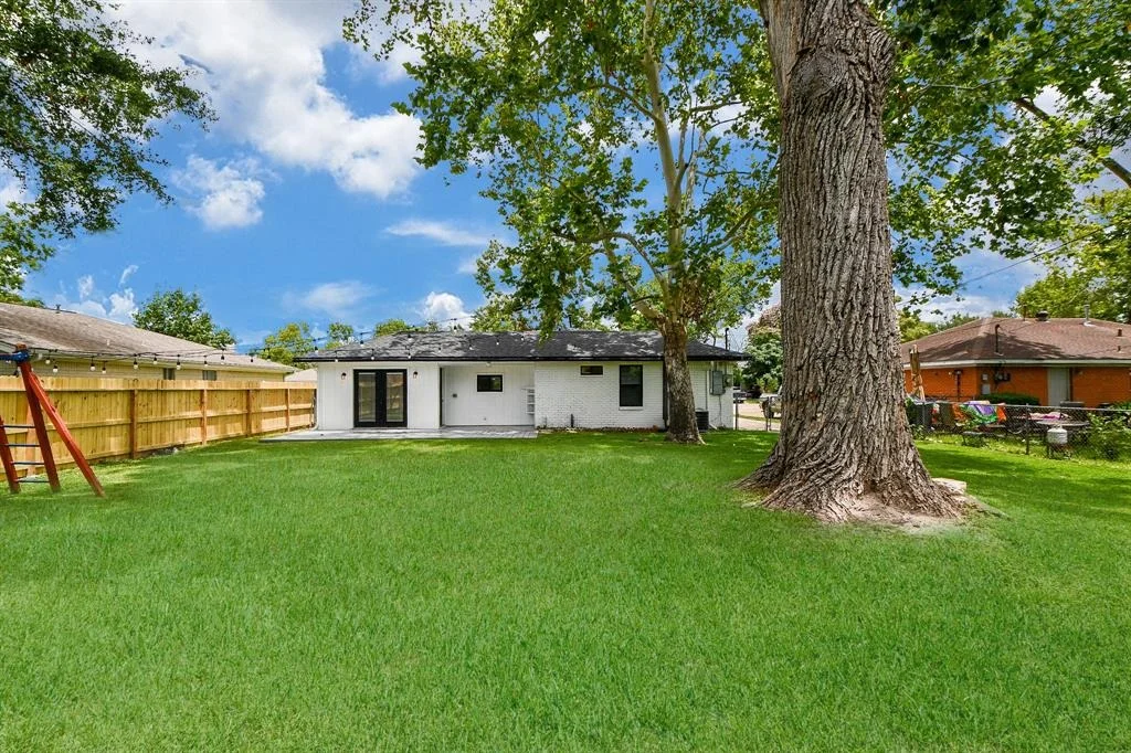 Photo of 9427 Springmont Drive