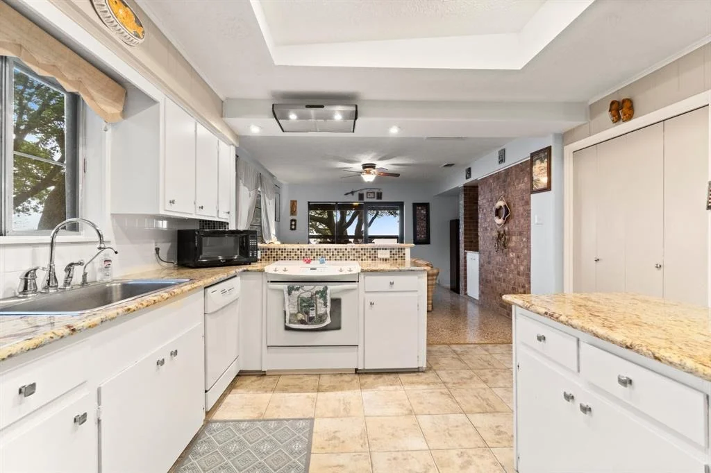 Photo of 160 Lakeway Drive