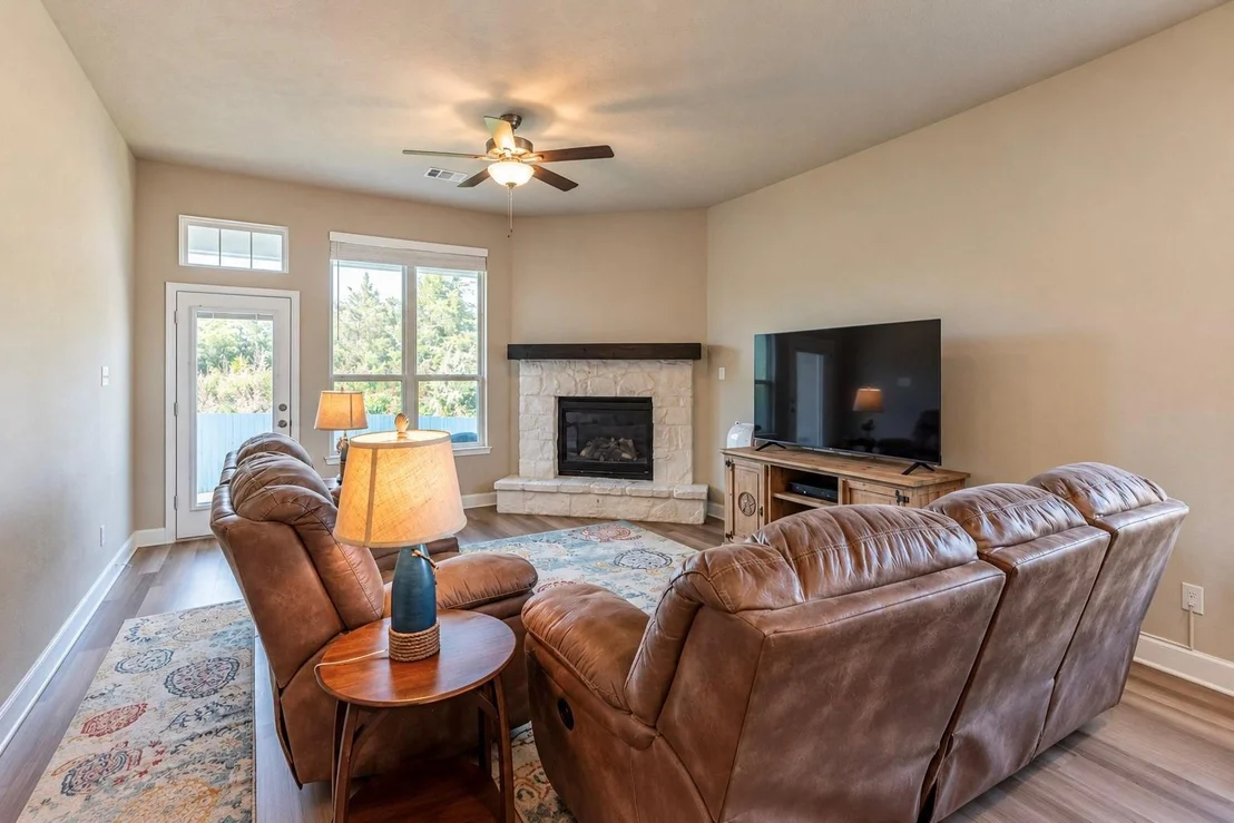 Photo of 2062 Winepress Road