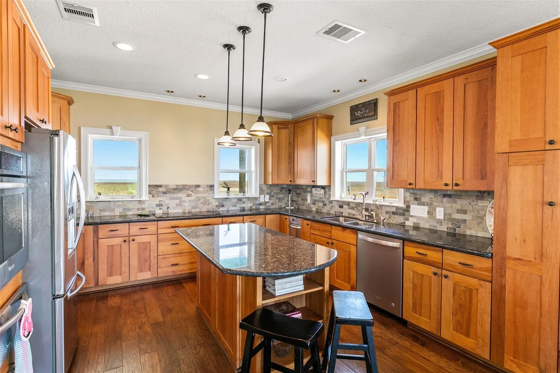 Photo of 10530 Bluewater Highway