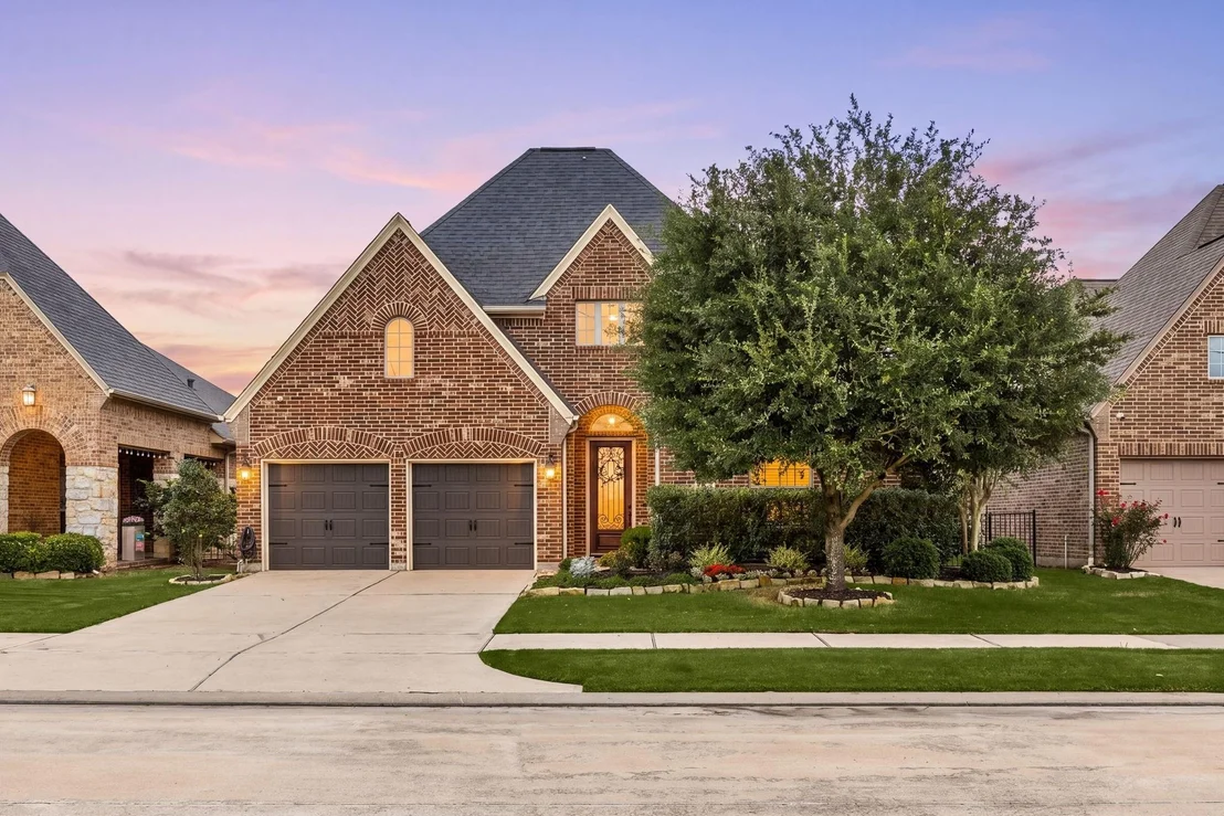 Photo of 10 Cottage Glen Lane