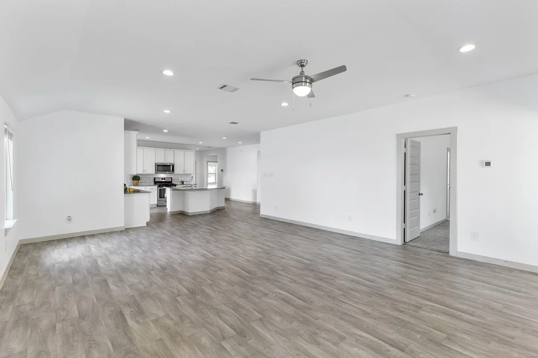 Photo of 103 Lakeway Circle