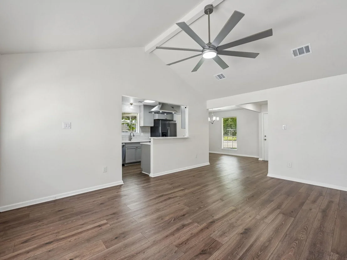 Photo of 7110 Log View Drive