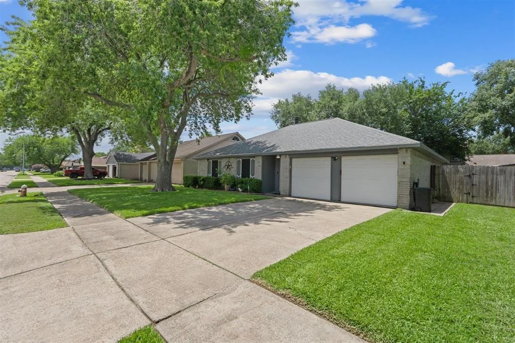 Photo of 10929 Birch Drive