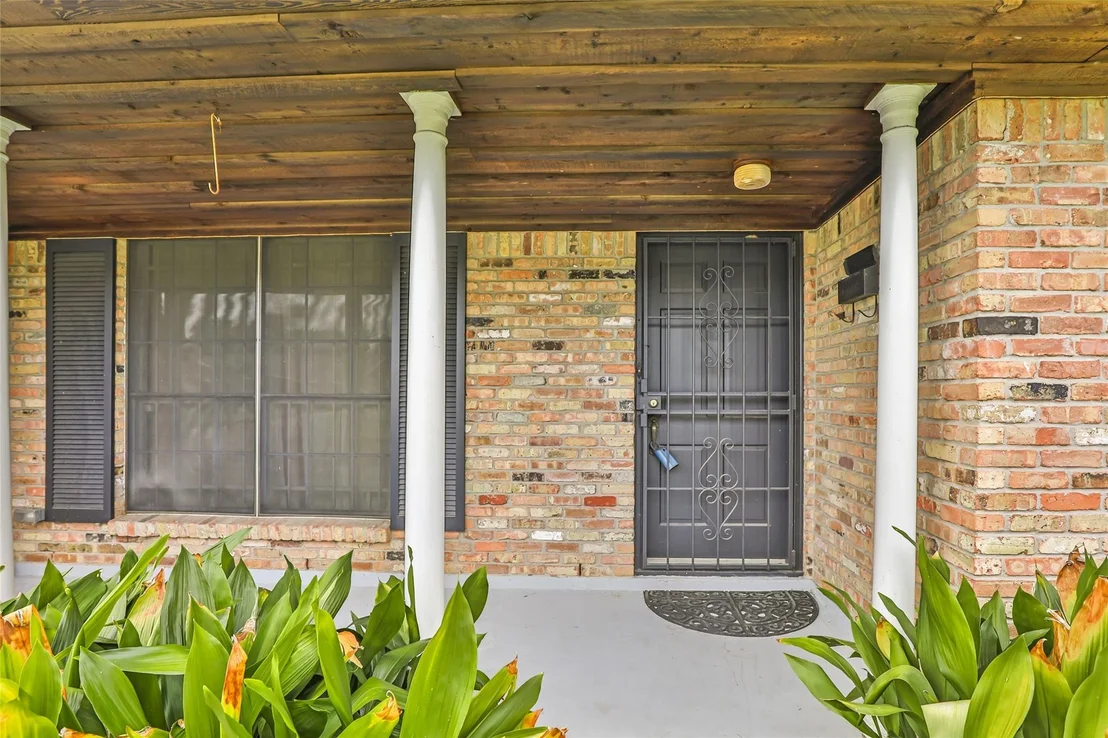 Photo of 14030 Roundstone Lane