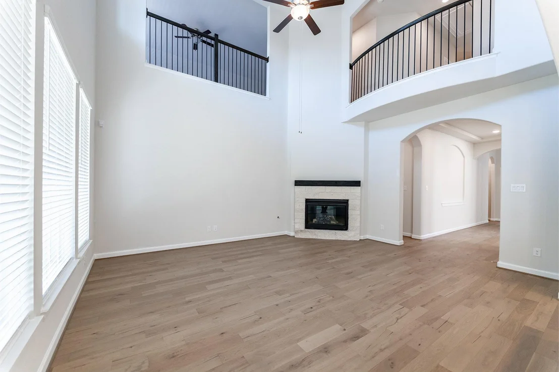 Photo of 710 Woodbinde