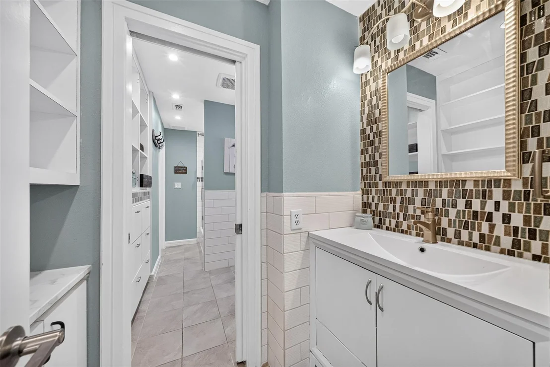 Photo of 1003 Villa Court Drive