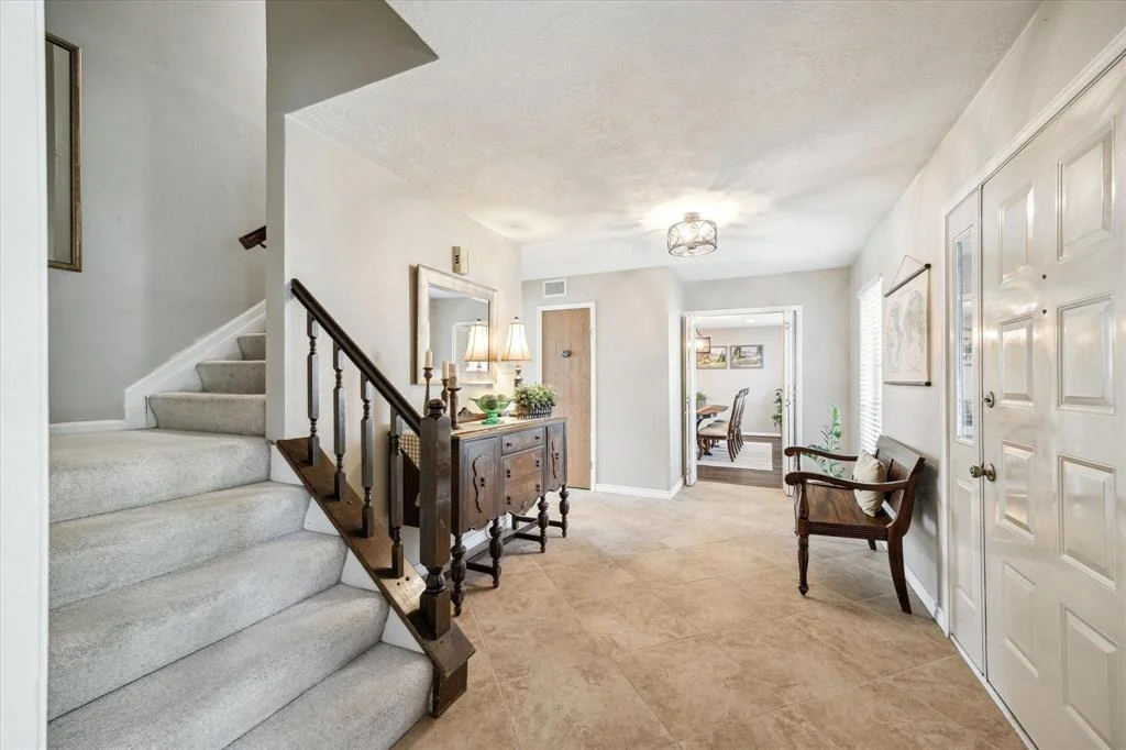 Photo of 33 Hickory Oak Drive
