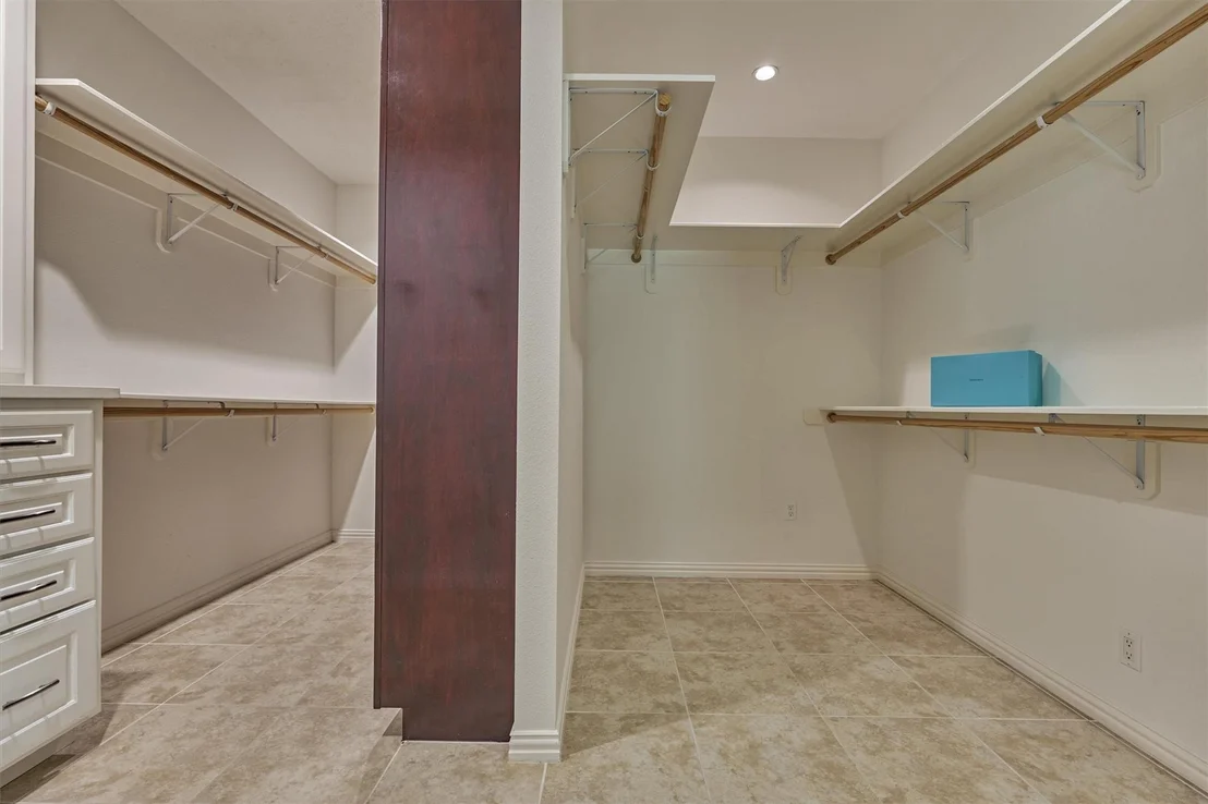 Photo of 11062 N Hidden Oaks