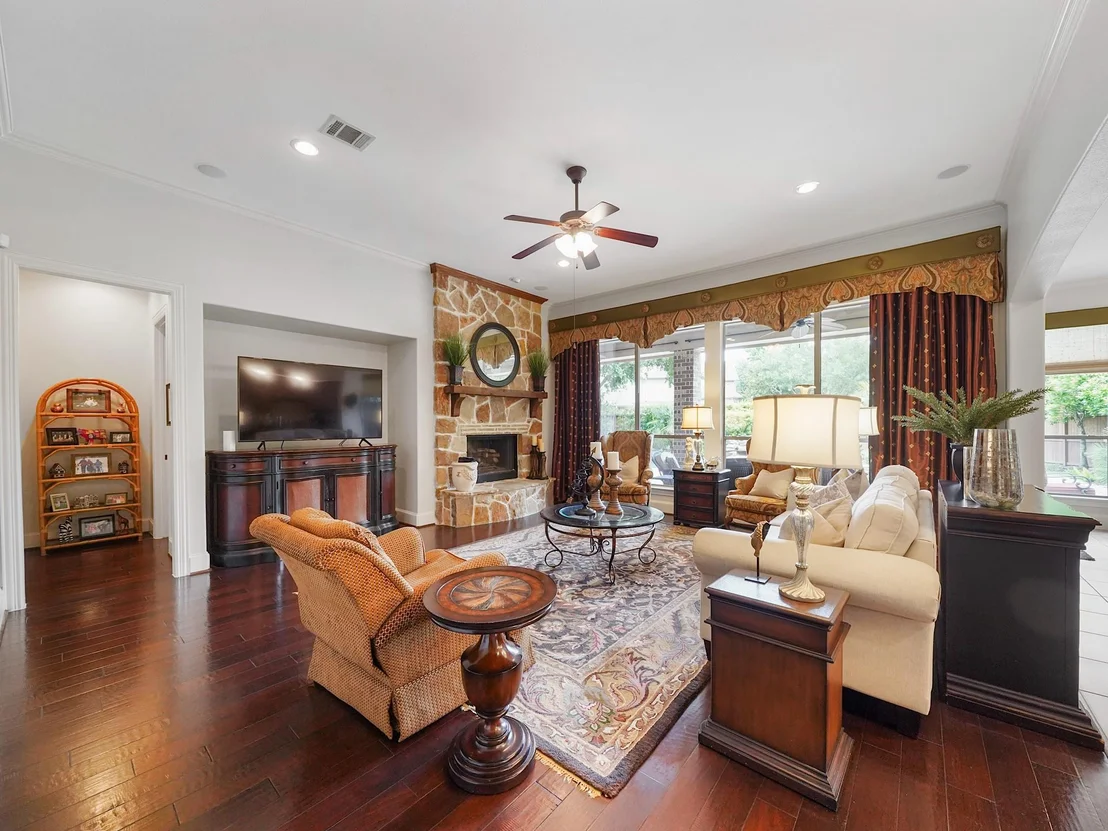 Photo of 6015 Madrone Mdw Drive