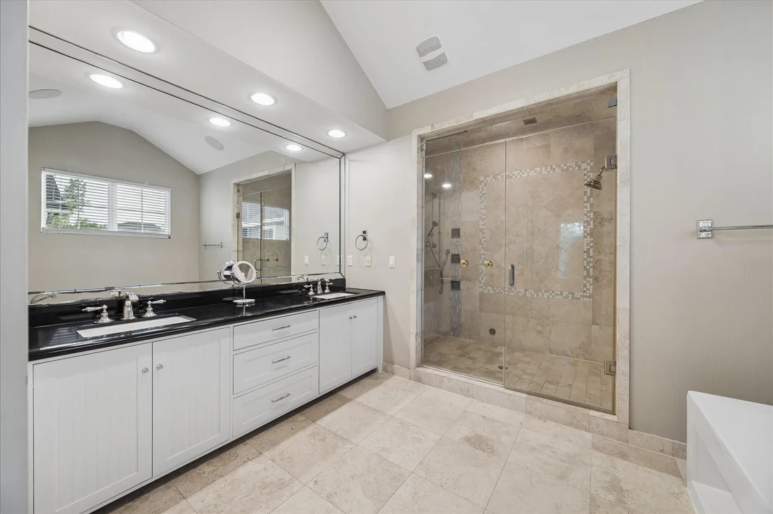 Photo of 1525 Chippendale Road