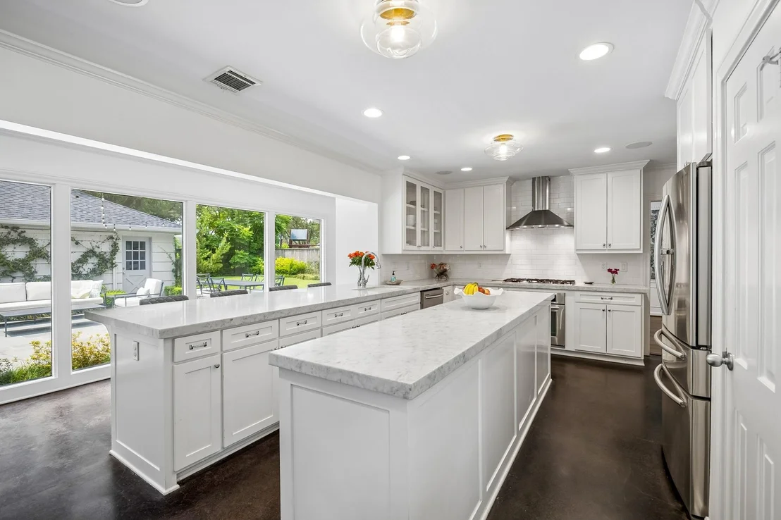 Photo of 6123 Riverview Way