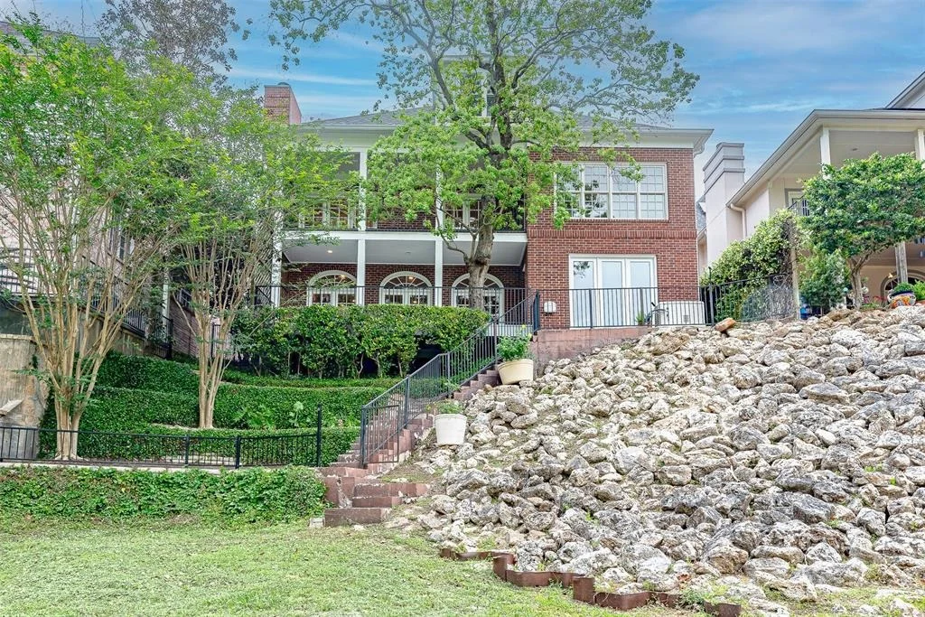 Photo of 27 Hudson Circle