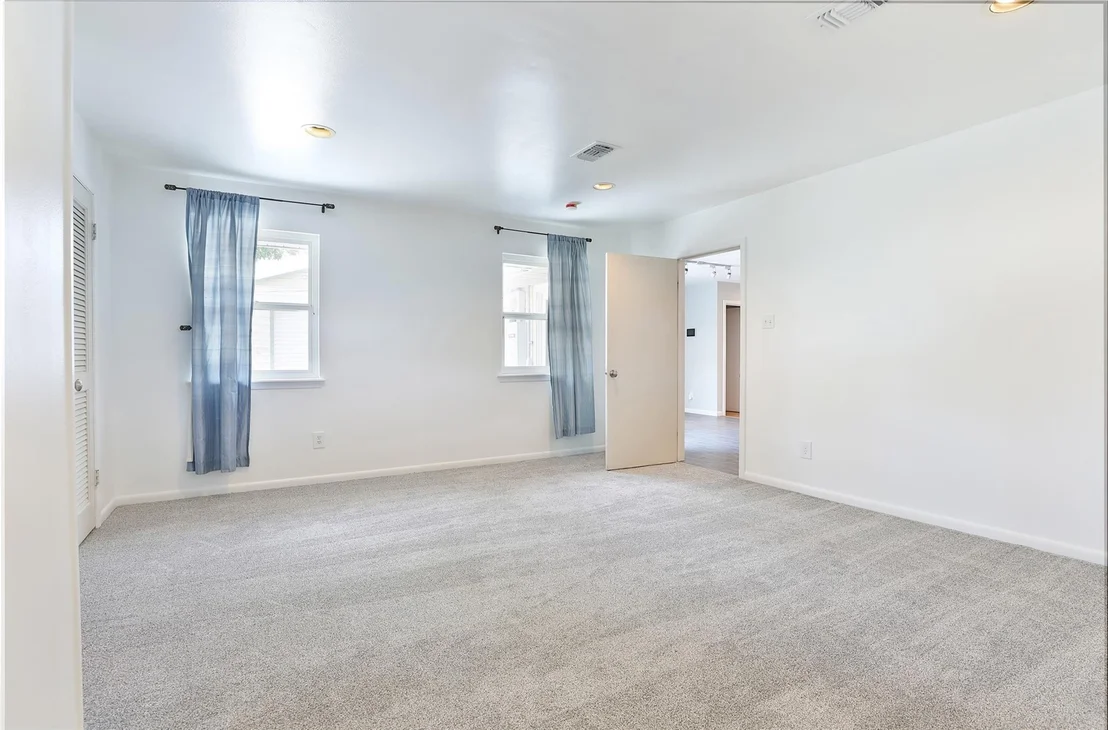 Photo of 2427 Willowby Drive