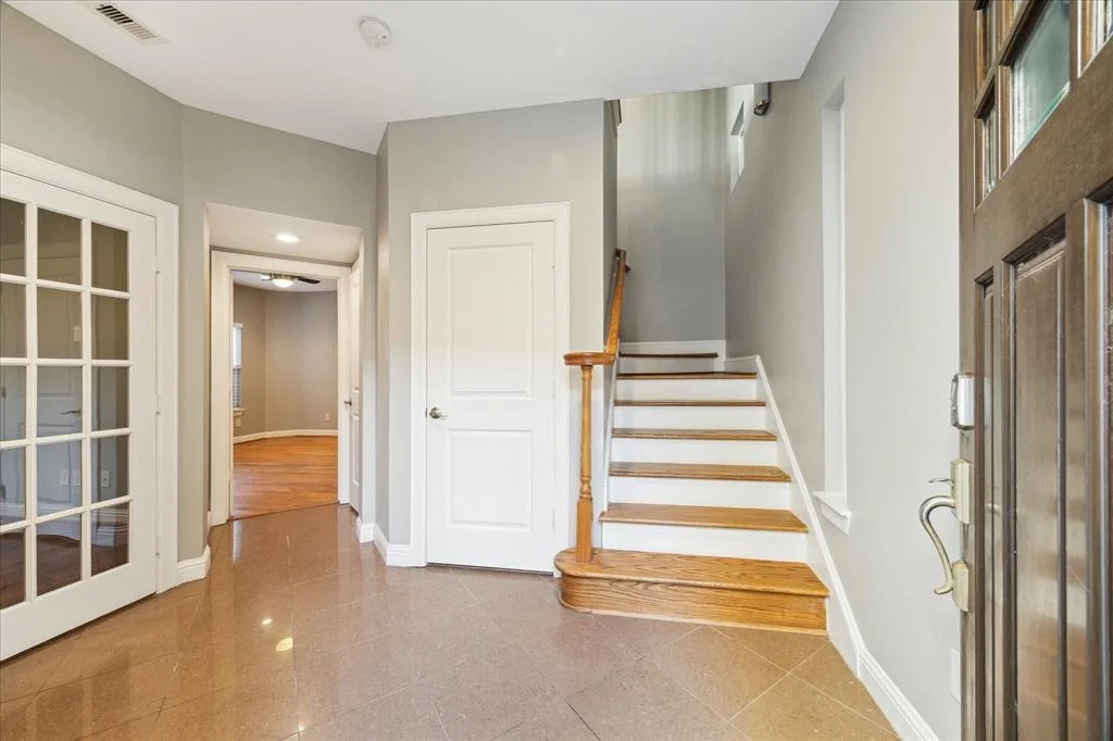 Photo of Unit C at 907 Rhode Place