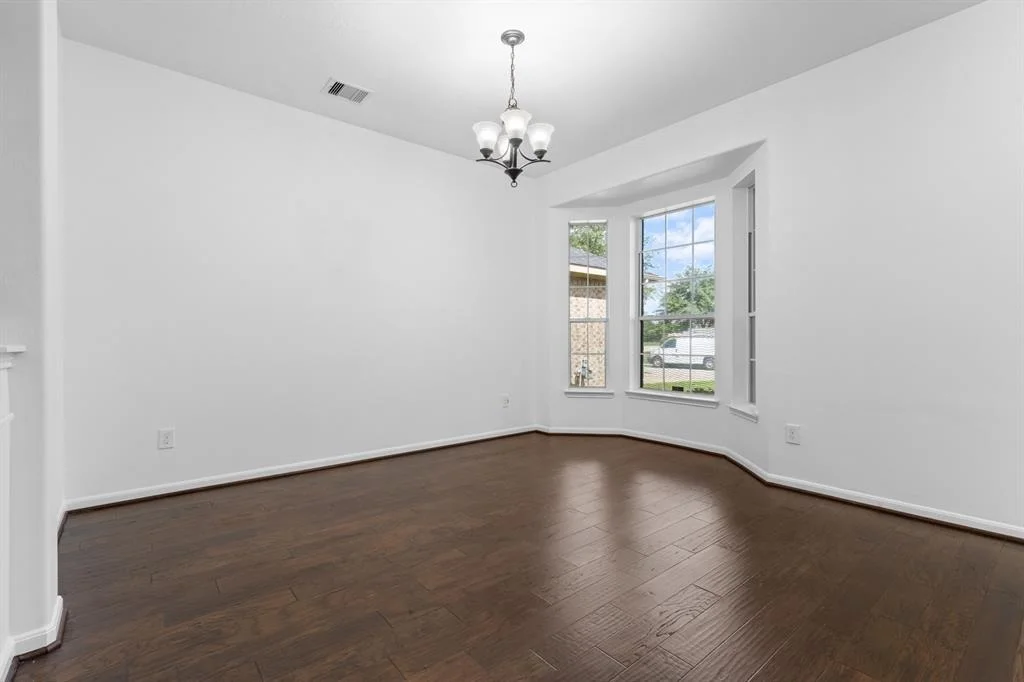 Photo of 1923 Vale Haven Drive