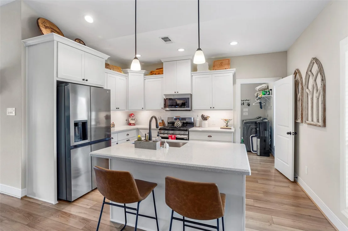 Photo of 7634 Highland Road