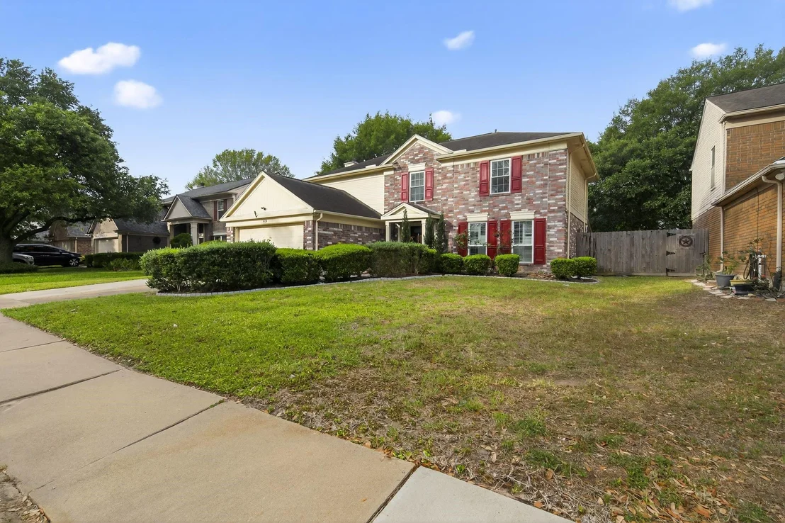 Photo of 918 Long Prairie Drive