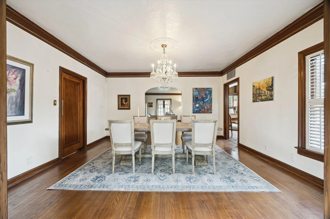 Photo of 2345 Blue Bonnet Boulevard