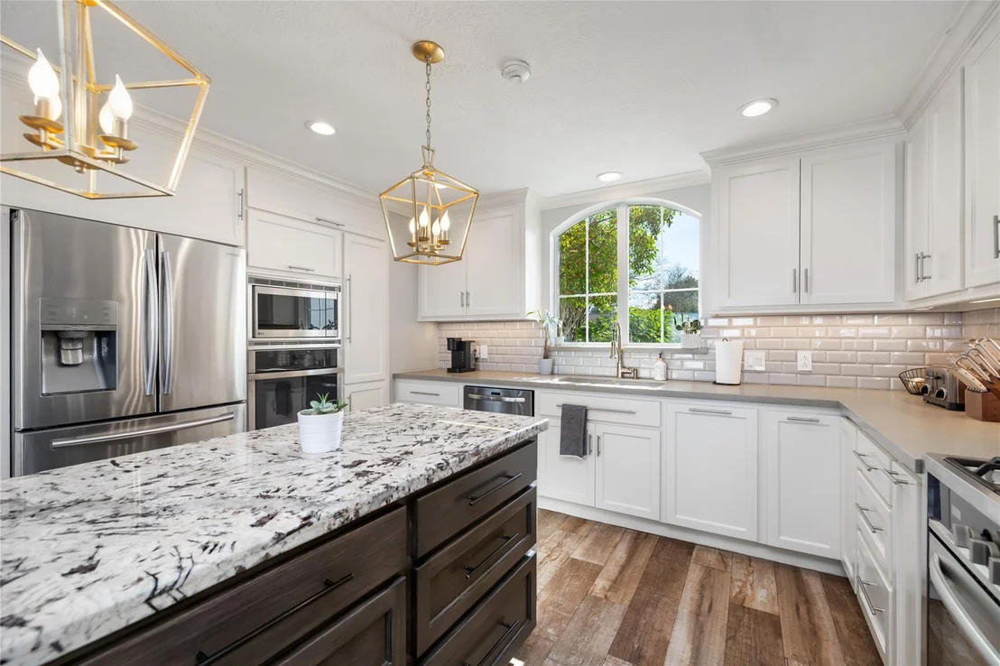 Photo of 11706 Edgewater Court