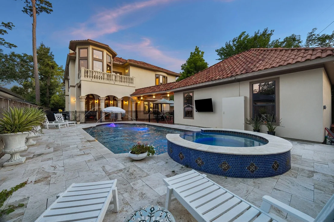 Photo of 8448 Westview Drive