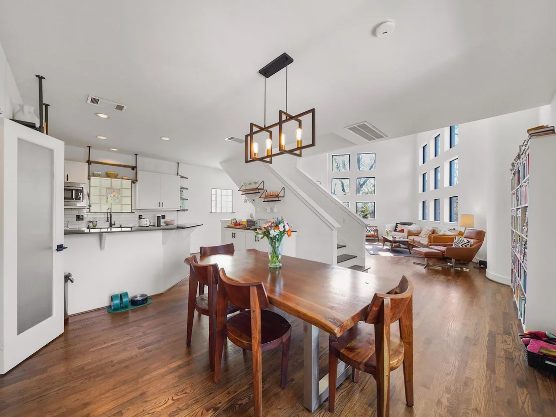 Photo of 1231 Jackson Boulevard