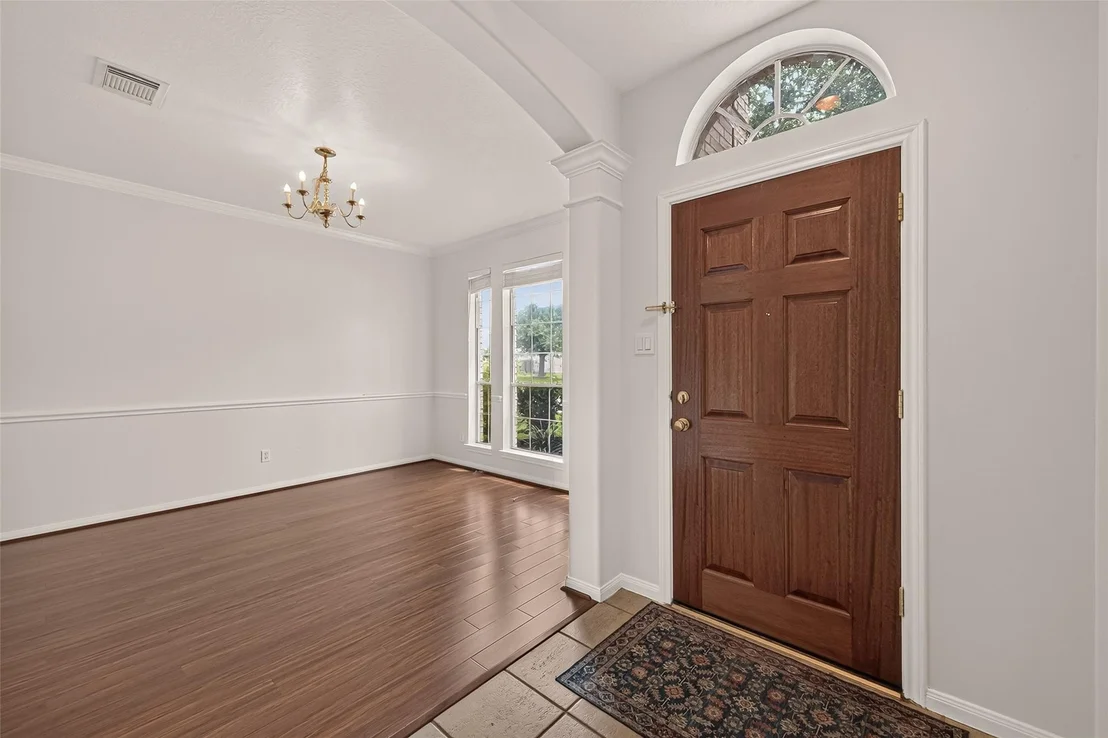 Photo of 6027 Dunsley Drive