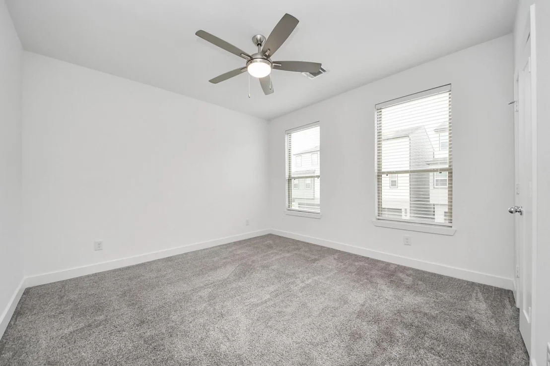Photo of 18527 Centro Row